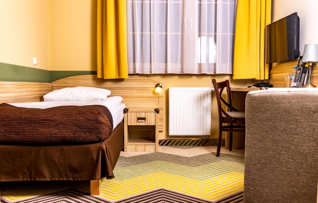 Hotel Texas - Żory Kültér fotó